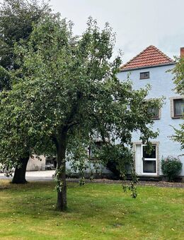 -862 qm Wohn-/Nutzfläche-Ganz viel Platz auf ehemaliger Hofstelle in Alleinlage - Löbnitz (Mecklenburg-Vorpommern)