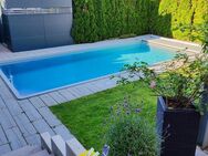 Exklusives 200m² Haus-im-Haus mit Garten, 9x4m Pool und 4 Parkplätzen - Pforzheim
