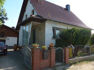 Einfamilienhaus und großes Nebengebäude mit Garage und Schuppen inkl. 650 m² Grundstück in Buttstädt - Buttstädt
