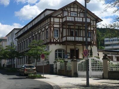 Wohn-Geschäftshaus-Gastronomie am Theaterplatz