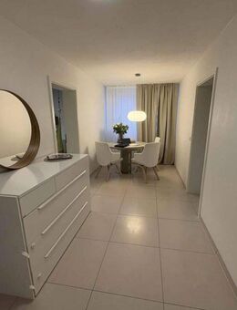 Schöne Sanierte 3,5-Zimmer-Wohnung mit Einbauküche, Aufzug & 2 Außenstellplätzen zu verkaufen - Leimen (Baden-Württemberg)