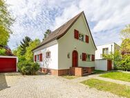 Charmantes Einfamilienhaus mit großem Garten in ruhiger Lage - Kleinmachnow