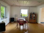 Sehr gepflegtes Zweifamilienhaus mit großzügigem Garten am Waldrand gelegen - Roth (Bayern)