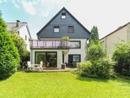 Ihr zukünftiges Zuhause: Freistehendes Zweifamilienhaus mit diskretem Garten in zentraler Lage - Moers