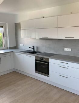 Sanierte 4-Zimmerwohnung mit Balkon - Leutershausen