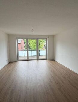Moderne Dachgeschosswohnung mit Balkon & Garagenstellplatz im Herzen von Harsewinkel - Harsewinkel (Mähdrescherstadt)