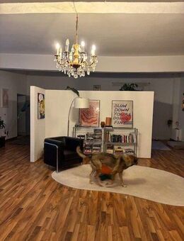 Tolle große Wohnung im Hinterhof - Düsseldorf