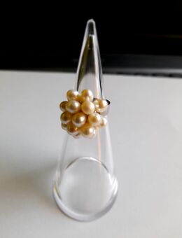 Schöner Ring aus echten weißen Perlen - Nürnberg