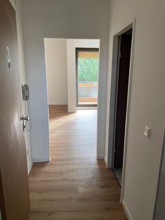 Helle 1-Zimmer-Wohnung mit Balkon in ruhiger Lage