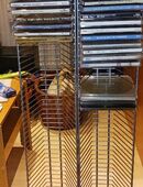 DVD/CD Ständer Metall für 136 Stück 9 € Guter Zustand Stabil OHZ NUR ABHOLUNG in 27711