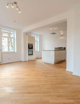 Renovierte 4 Zimmer Altbauwohnung mit Lift in Untergiesing - München