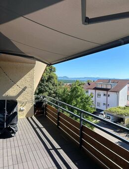 Stilvolle 4-Zimmer-Wohnung mit Balkon, Keller und Parkplatz in Plochingen - Plochingen