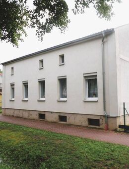 Großes Einfamilienhaus in Golzow mit großem Grundstück und viel Nebengelass - Golzow (Landkreis Märkisch-Oderland)