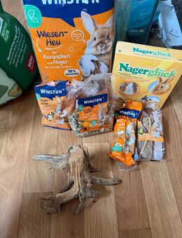 Verk. Zwerg Hamster Tunnel , Transportboxe und Rest Futter , Heu usw - Duckow