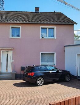Vielseitiges Ein-/Zweifamilienhaus in guter Lage von Estenfeld - Estenfeld