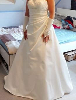 Hochzeitskleid in beach - Lottstetten