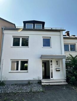 Attraktives Einfamilien-Reihenmittelhaus in beliebter Wohnlage von Wiesbaden seitlich der Lahnstraße - Wiesbaden