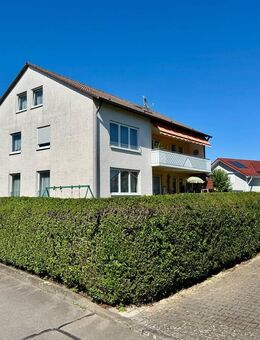 Großzügige, gepflegte 4-Zimmer-Wohnung mit Balkon und Garage - Friedrichshafen
