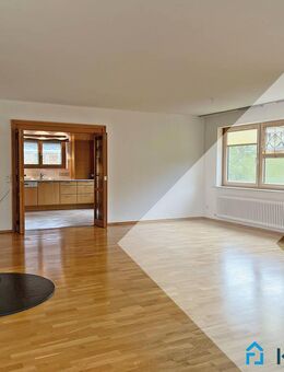 Kamin, Charakter & Flügeltüren: 3-Zimmer-Wohnung in Dettingen an der Erms! - Dettingen (Erms)