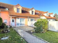 Attraktives Reihenmittelhaus in Zscherndorf: Ihr idyllisches Zuhause mit begrünter Terrasse & Garage - Sandersdorf Sandersdorf