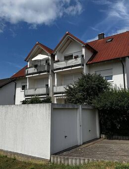 Attraktive 3 Zimmer Wohnung mit Balkon in Strullendorf - Strullendorf