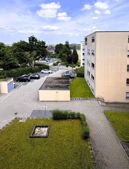 SOFORT FREI -- 3,5 Zimmer-Wohnung mit Balkon! - Untereisesheim