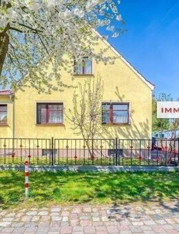 IMMOBERLIN.DE - Sehr gepflegtes Einfamilienhaus & Nebengebäude für Gewerbe in angenehmer Lage - Fredersdorf-Vogelsdorf