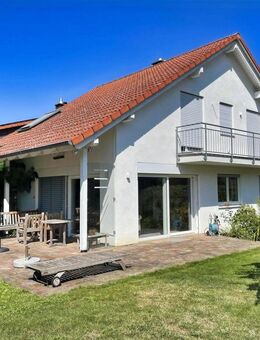 Ruhe, Komfort & Natur- Doppelhaushälfte mit großem Gartenparadies - Müllheim