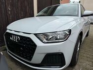 Audi A1, Sportback advanced 30 TFSI, Jahr 2024 - Frankfurt (Main)