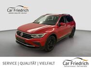 VW Tiguan, 2.0 TDI Life, Jahr 2021 - Steinfurt Zentrum