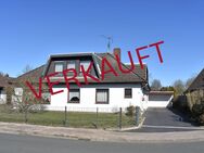 Großzügiges Zweifamilienhaus mit 2 abgeschlossenen Wohneinheiten, Doppelgarage und vielseitigen Nutzungsmöglichkeiten in ruhiger und zentraler Lage - Weyhe
