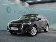 Audi Q3, Sportback 45 TFSIe PRIVACY LM1JR, Jahr 2022 - München