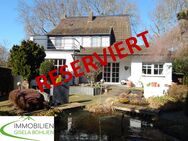 RESERVIERT - Bevorzugte Wohnlage in Krefeld-Fischeln "Architektenhaus mit zwei Garagen und Gartenparadies" - Krefeld