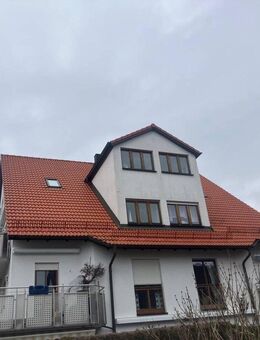 Feucht-Luftdurchflutete 3 Zi ETW inkl. 2 Balkone, Keller und Stellplatz - Feucht