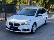 BMW 218 Gran Tourer d xDrive Luxury /Navi/R-Kamera/ - Stuttgart