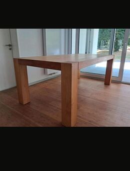 Esstisch aus massivem Holz zu verkaufen - Nürtingen Zentrum