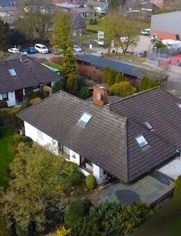 Großzügiger Walmdach-Bungalow mit Einliegerwohnung in bevorzugter Wohnlage in Albersdorf - Albersdorf (Schleswig-Holstein)