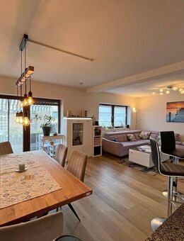 Top 3 Zimmer- Eigentumswohnung mit 2 Balkonen & 2 Stellplätzen + 100 m² Ausbaureserve - Bergisch Gladbach