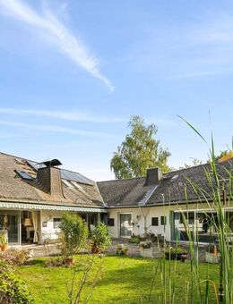 Weilburg: Großzügige Villa mit Schwimmbad in ruhiger Wohnlage - Weilburg