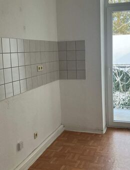 3-Raumwohnung - WG geeignet - Balkon - nah zum Stadtpark - Chemnitz