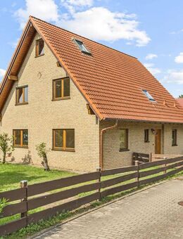 Ein Wohntraum: Großes Einfamilienhaus mit Garten in Laage - Laage