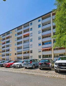 Freie und renovierte 3-Zimmer-Wohnung mit Balkon und tollem Blick in Schoppershof - Erbbaurecht - Nürnberg