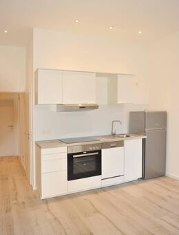 Hübsche kleine 2,5 Raum Wohnung mit EBK und Balkon im Hochparterre - Zwickau