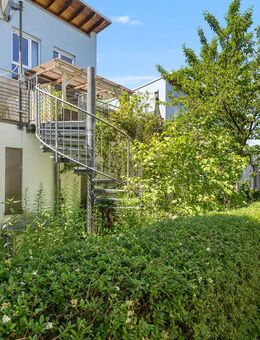 Schöne Terrassen-Wohnung mit Gartenanteil und Platz für die ganze Familie! - Regensburg