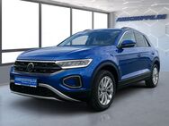 VW T-Roc, 1.5 TSI Life Winterpak, Jahr 2022 - Stollberg (Erzgebirge)