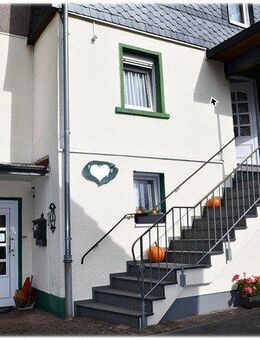 NEUER PREIS & frei ab sofort! Top gepflegtes 1-2 Familienhaus mit Garten und zwei Garagen! - Waldeck (Hessen)