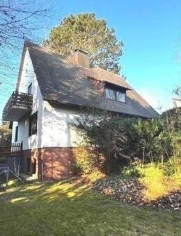 Großzügiges Ein- bis Zweifamilienhaus mit Garage und wunderschönem Garten in Toplage von Altenfurt - Nürnberg