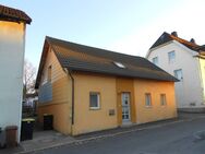 Kleines Häuschen mit großem Gartengrundstück sucht neuen Eigentümer mit handwerklichem Geschick - Schwarzenbach (Wald)