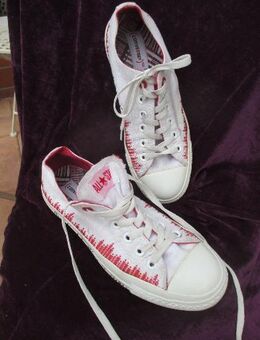 NEU * Stylisch * Damen oder Herren * Family- Print * Freizeit * Stoff * Chucks * Sneaker * Schuhe "Converse All Star" Original * Gr. 39½ * 39,5 / 6½ * 6,5  * weiß * rot * schwarz * RAR * - Riedlingen