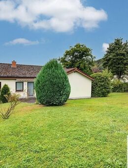 Charmanter und in wesentlichen Teilen renovierter Wohnbungalow mit tollem Gartengrundstück - Wissen